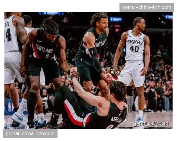 马刺主场103-106遭开拓者逆转，末节14分领先优势荡然无存